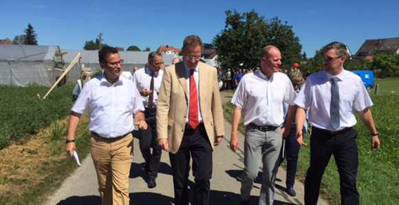 Minister Hauk besichtigt einen Obst- und Gemüseanbaubetrieb auf der Insel Reichenau im Bodensee. 