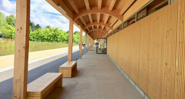 Beispielhafte Brettsperrholzelemente im Objektbau