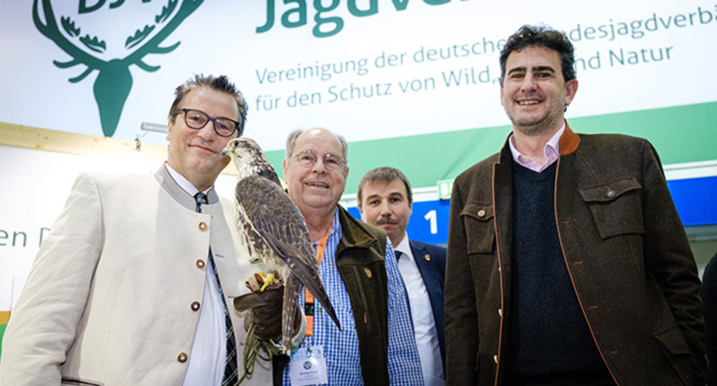 Minister Peter Hauk besucht beim Messerundgang den Deutschen Jagdverband Foto: mlr/mbw: André Wagenzik