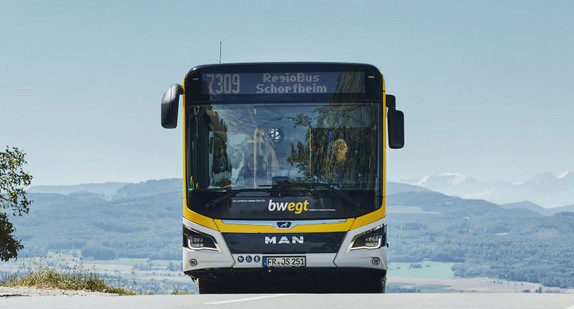 Fahrzeuge,  Aussenansicht,  Außenansicht,  Bus,  Fahrzeug,  Ländlich,  Natur,  Regiobus,  Straße,  Bus,  Road,  Transportation,  Vehicle