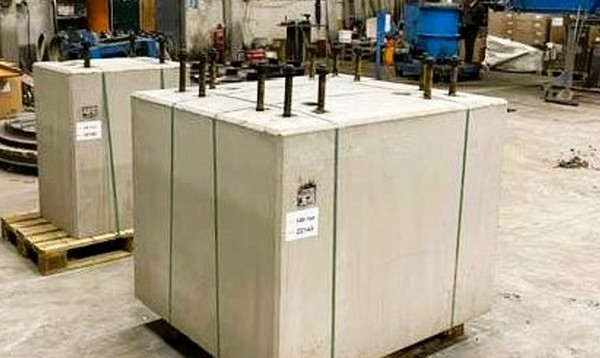 Vergossene Mastverankerung